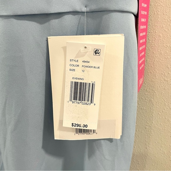 MAC DUGGAL Sleeveless V Neck Bow Detail Mermaid Gown - New With Tags (NWT) - Picture 9 of 11